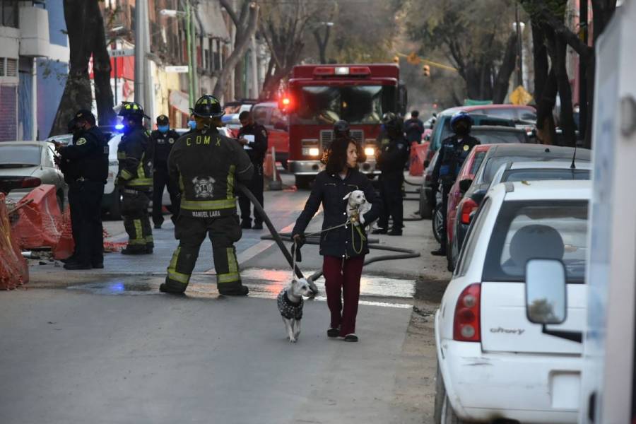 Desalojan a más de 100 personas por fuga de gas en Miguel Hidalgo