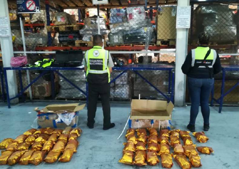 Aduanas y Guardia Nacional decomisan 55 kilos de fentanilo en AICM