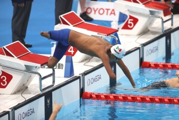 El mexicano &Aacute;ngel Camacho debuta en nataci&oacute;n con el cuarto lugar