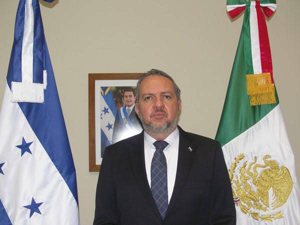 “Como hermanos latinoamericanos debemos ayudarnos ”: Gerardo Alberto Simón Yerres