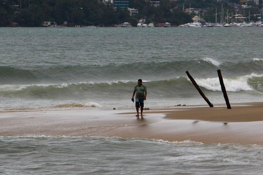 “Nora” se intensifica a huracán de categoría 1; avanza hacia Baja California