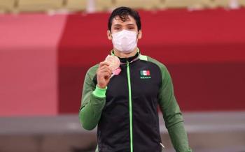 L&oacute;pez Obrador felicita a los medallistas paral&iacute;mpicos