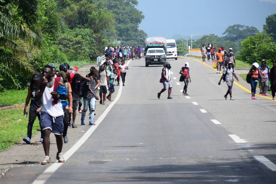 AI reprueba agresiones hacia migrantes; reinician caravana hacia EEUU