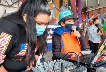 Imparten taller a ni&ntilde;os sobre la cultura sonidera
