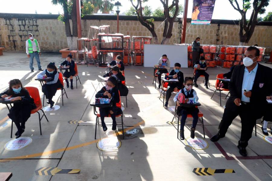 Con poca asistencia, reanudan clases presenciales
