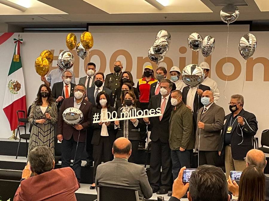 Celebra Cancillería alcanzar meta de 100 millones de vacunas Covid
