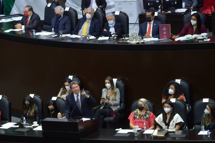 Monreal rechaza “obediencia ciega” al Ejecutivo