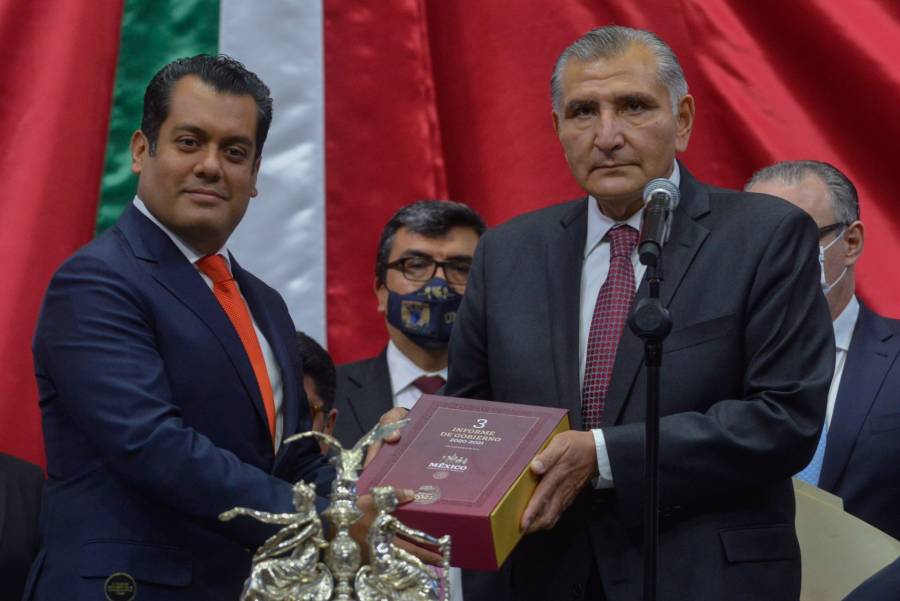 Titular de la Segob, entrega Tercer Informe de Gobierno de AMLO al Congreso de la Unión