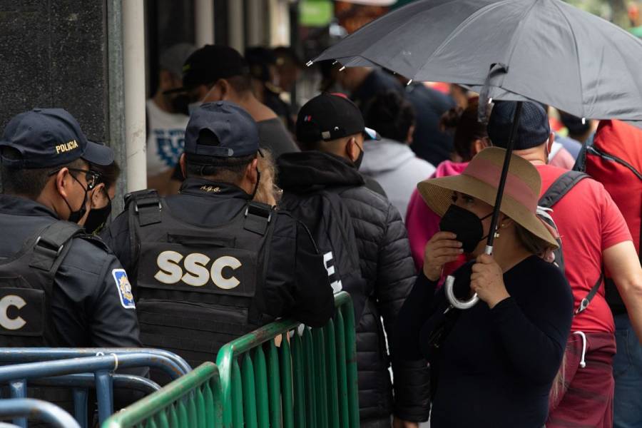 Cierran acceso el Zócalo por Tercer Informe de López Obrador