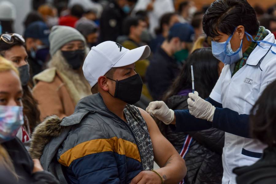 Continúa en Edomex, vacunación contra COVID-19 en personas de 18 a 29 años en cinco municipios