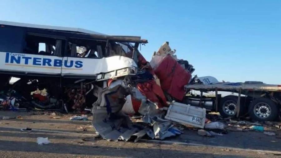 En Sonora al menos 16 personas fallecieron debido a un accidente en la carretera Sonoyta-SLRC