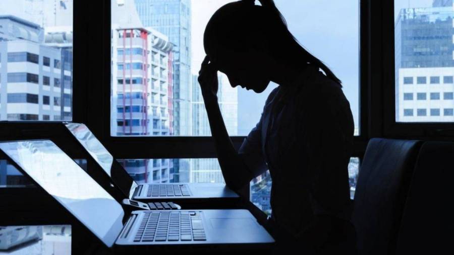 Ciberacoso laboral genera daños psicológicos, laborales y familiares: IECM
