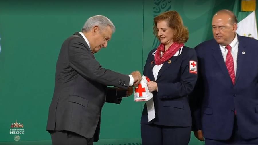 AMLO arranca Colecta Nacional 2021 de la Cruz Roja