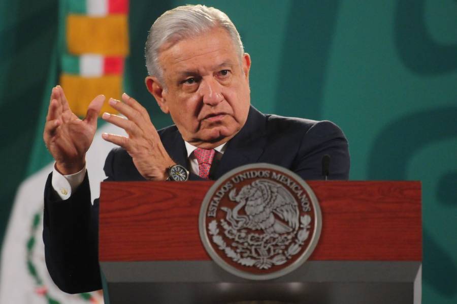 López Obrador supervisa Tren Maya durante un vuelo por Yucatán