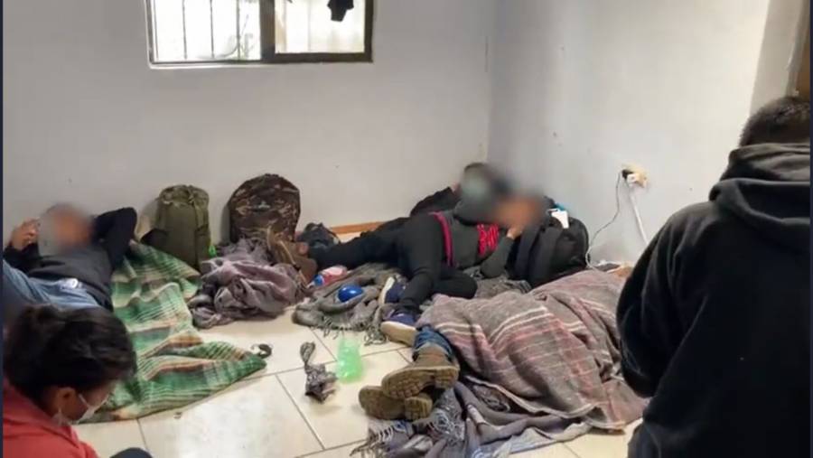 En Aguascalientes rescatan a 286 personas migrantes hacinadas en una casa de seguridad