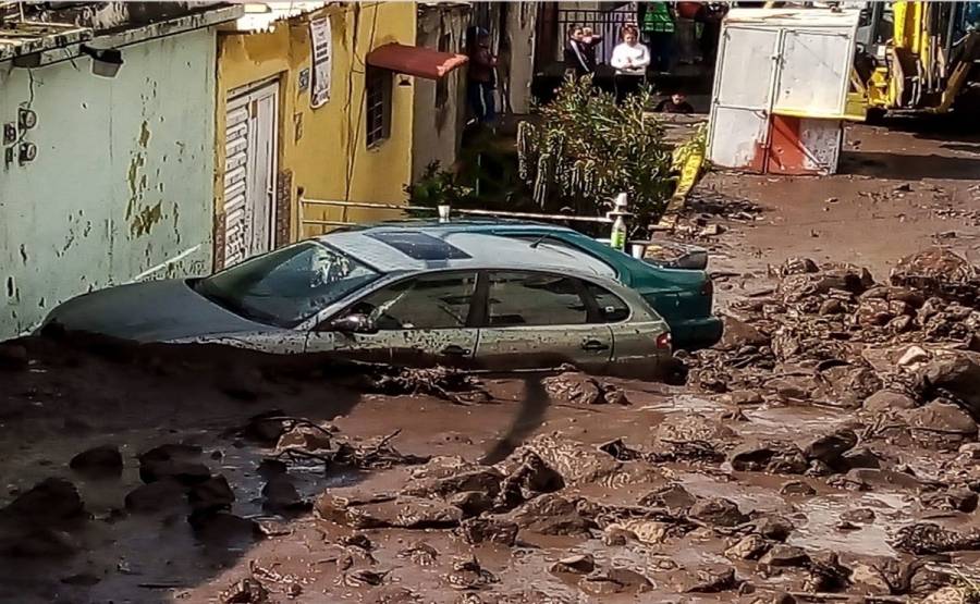 Vecinos de la GAM acusan abandono de autoridades por deslave en Sierra de Guadalupe
