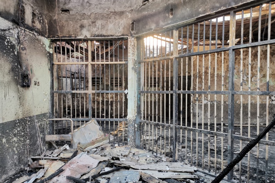 Incendio en una cárcel sobrepoblada deja 41 muertos en Indonesia