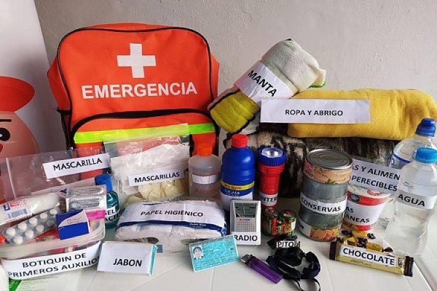 ¿Qué debe incluir una mochila de emergencia en caso de sismo u otro desastre natural?