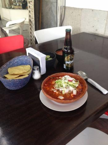 Pozole y cervezas, los reyes de las fiestas patrias