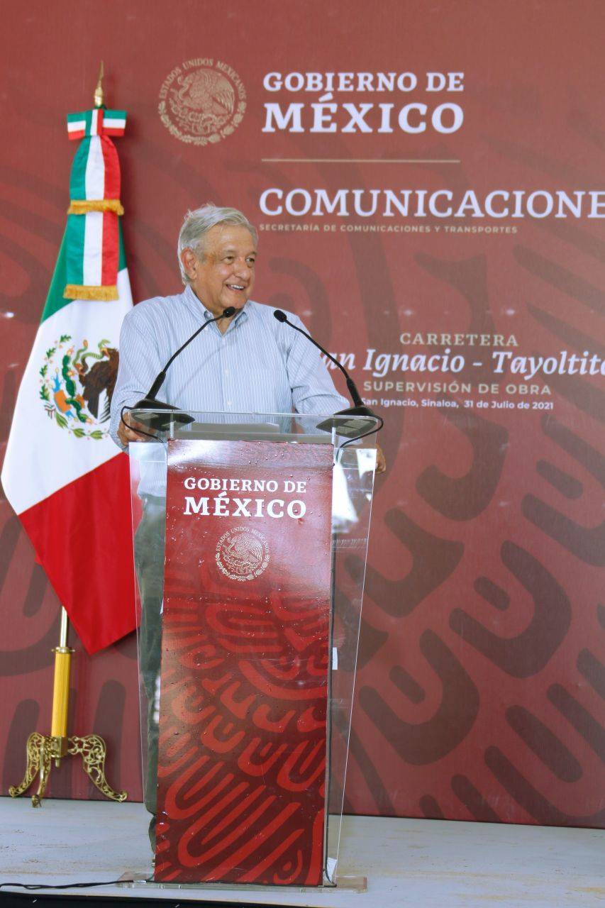 AMLO dice que Quirino Ordaz no tendría que renunciar al PRI, tras proponerlo como embajador de México en España
