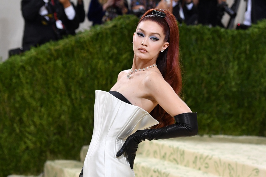 Los mejores looks y outfits de la alfombra roja de la Met Gala 2021