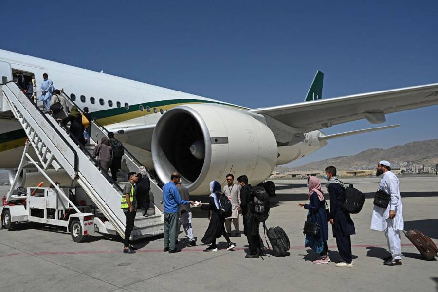 Despega de Kabul el primer vuelo comercial desde la toma de los talibanes