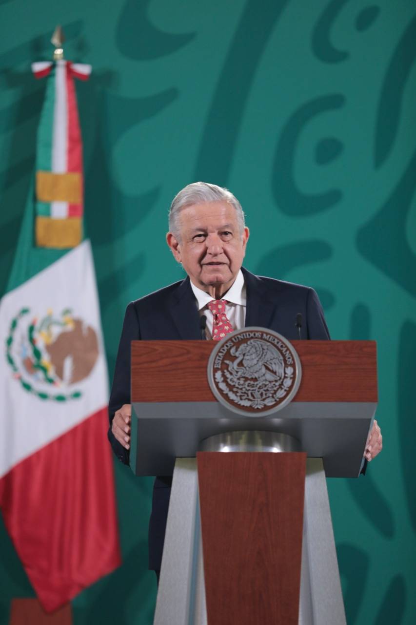 Grito sin público en Zócalo, informa AMLO