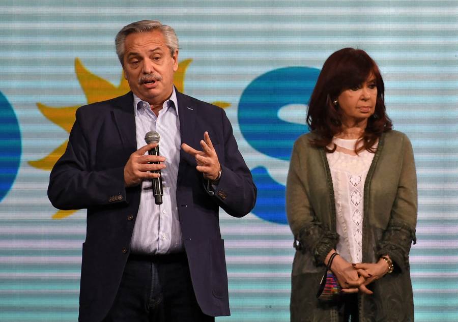 Derrota electoral provoca la renuncia de cinco ministros de Alberto Fernández