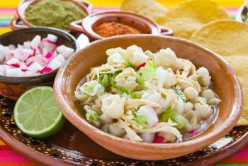 M&eacute;xico produce 24 mil toneladas de ma&iacute;z para pozole anualmente