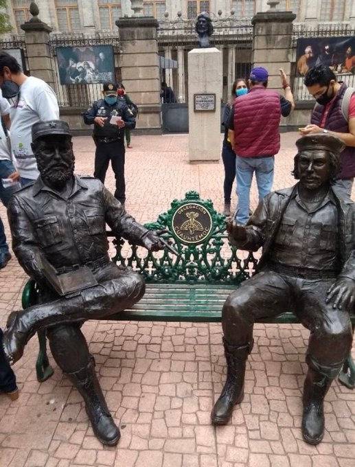 En CDMX, piden retirar estatuas de Fidel Castro y Che Guevara