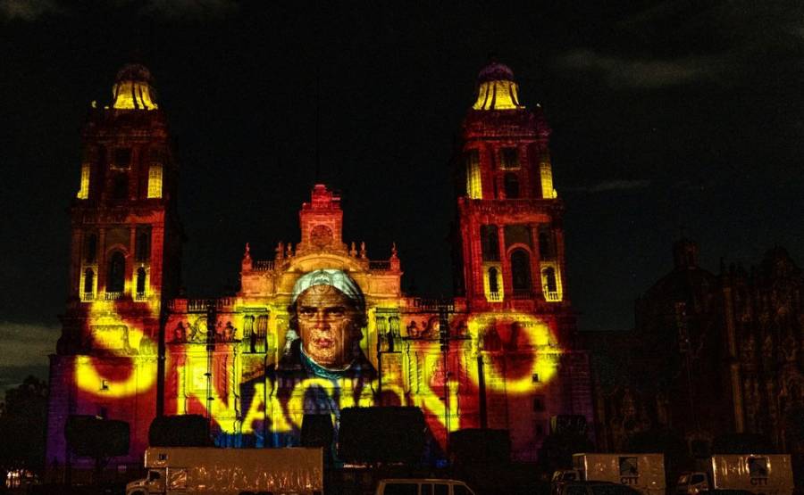 Segundo año de grito en Zócalo vacío pero majestuoso