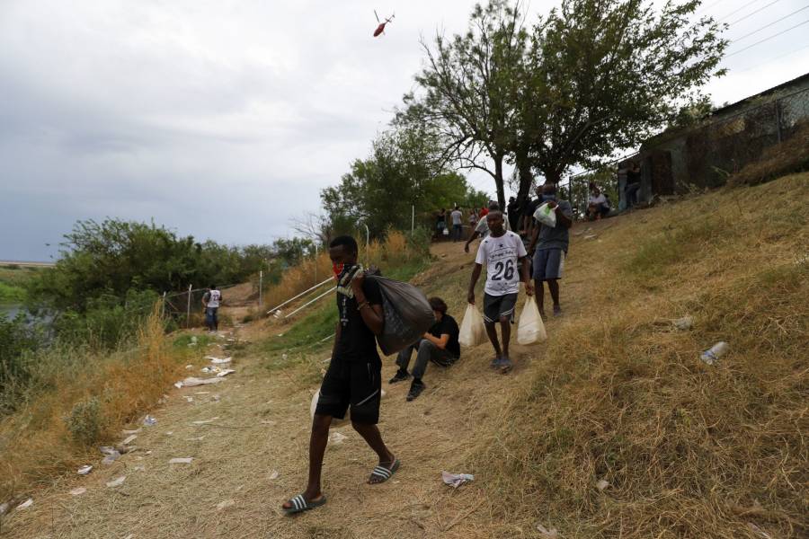Haití expresa su “preocupación” por migrantes varados en frontera de Texas con México