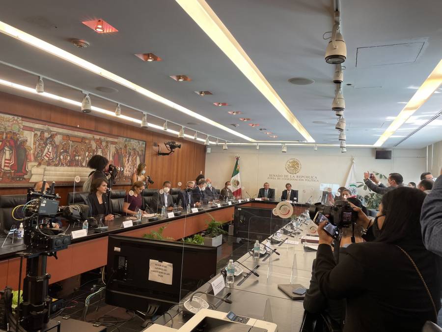 Se re&uacute;nen coordinadores del Senado con titular de Gobernaci&oacute;n