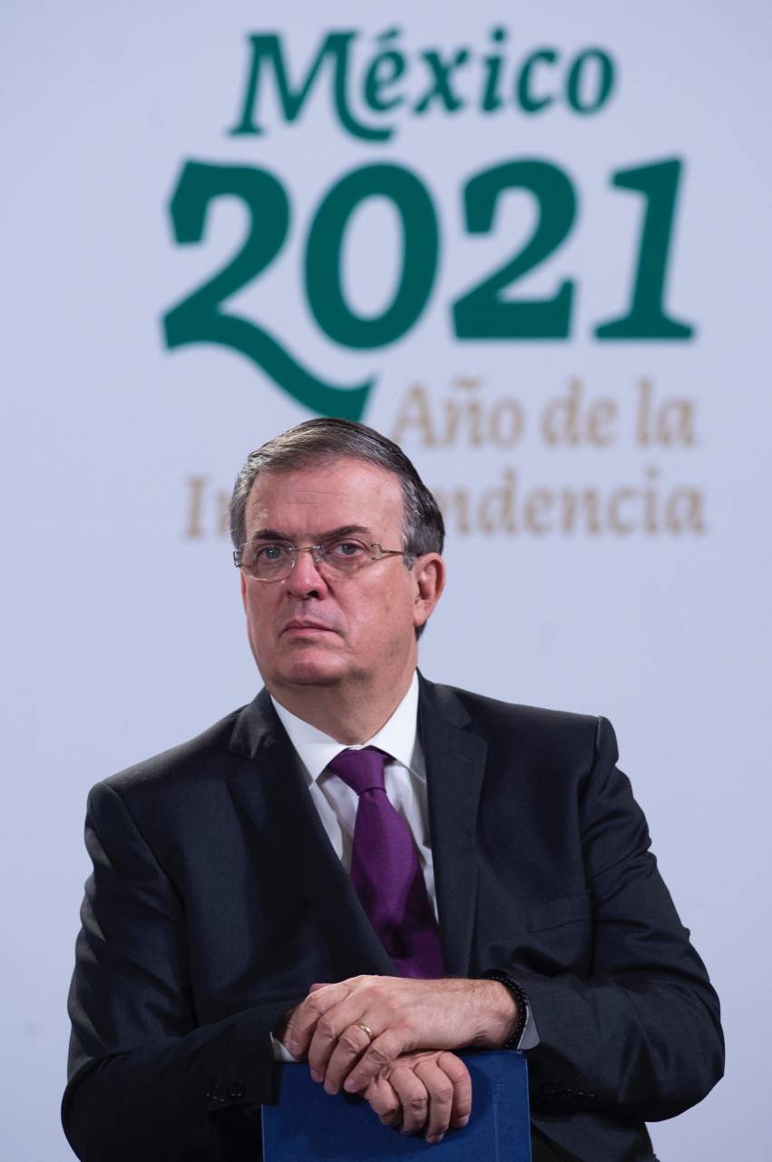 Pide Ebrard solución ante crisis migratoria a secretario de Estado de EEUU