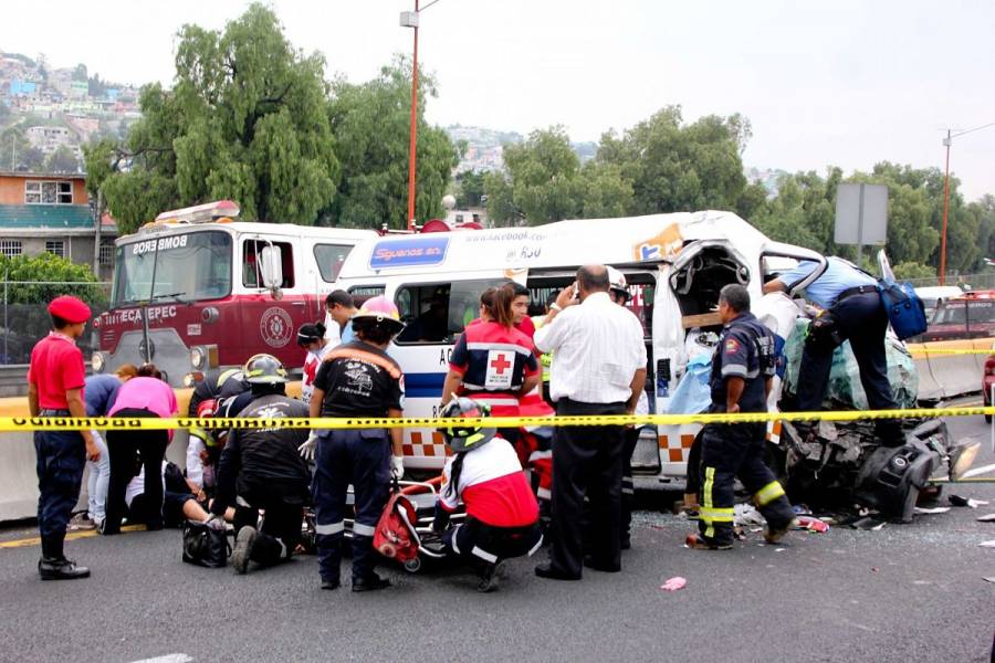 Carambola en carretera de Veracruz deja al menos dos muertos
