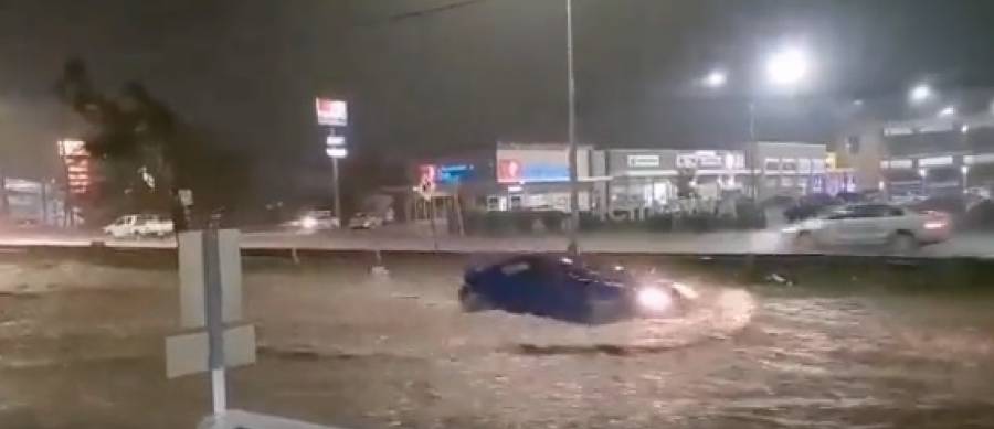 Tromba causa estragos en Monterrey, Nuevo Le&oacute;n