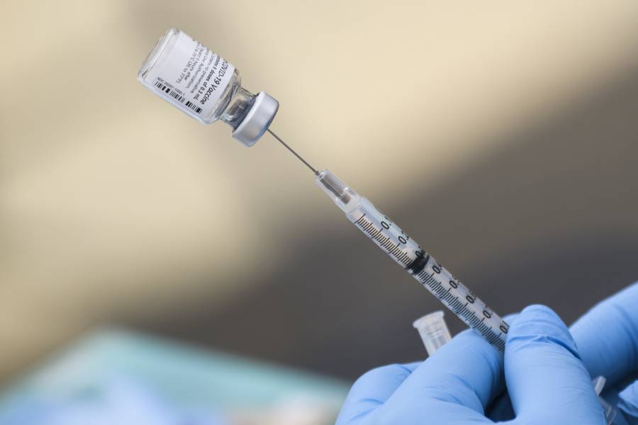 EMA decidirá en octubre sobre tercera dosis de vacuna contra Covid-19 en Europa