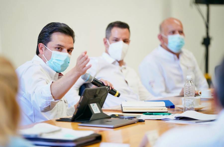 Gobernador de Oaxaca y directores de IMSS e INSABI se reúnen para lograr el ordenamiento del sector salud del estado