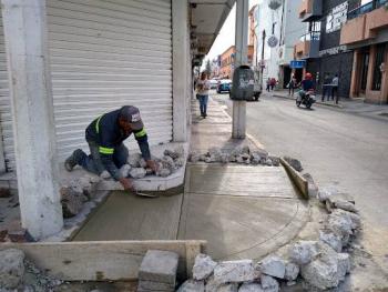 Buscan que alcald&iacute;as reembolsen recursos a vecinos que reparen sus banquetas