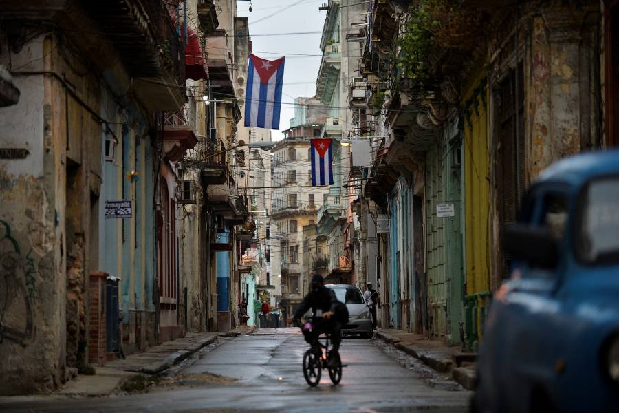 Restaurantes y bares reabrirán en Cuba