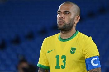 Opt&eacute; por no firmar con ning&uacute;n club por lo que resta del a&ntilde;o: Dani Alves