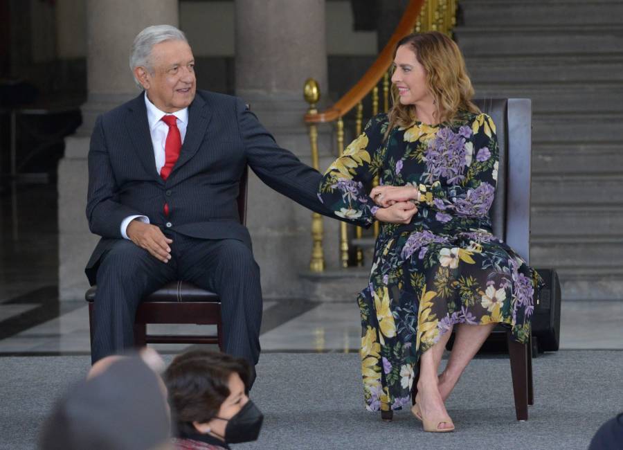 “También estoy orgulloso de Beatriz”: AMLO tras insultos a Gutiérrez Muller