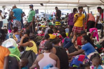 Papa pide construir un mundo donde se acoja a la gente sin prejuicios