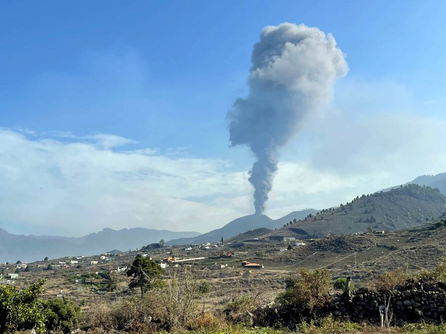 Tras una breve pausa, el volcán Cumbre Vieja vuelve a la actividad