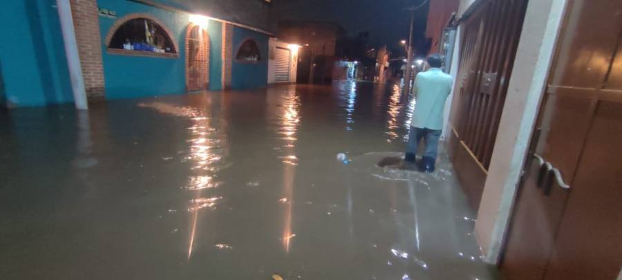 Inundaciones en Xochimilco dejan 34 casas afectadas