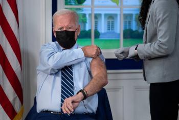 Biden recibe la tercera dosis contra el Covid-19