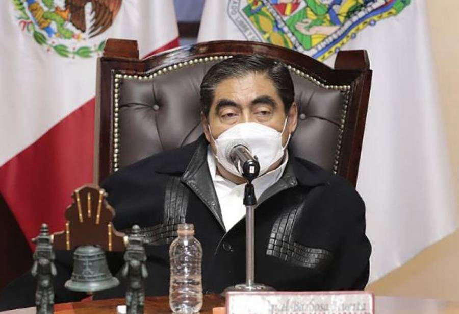 Gobierno de Puebla brinda apoyo por 200 mdp a afectados por huracán 