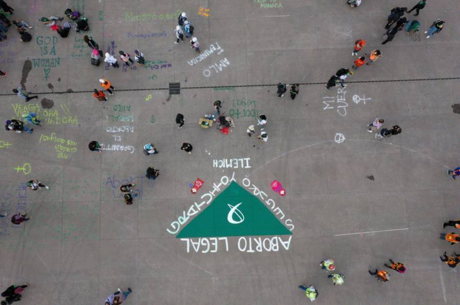 Limpian pintas en el Zócalo tras marcha proaborto