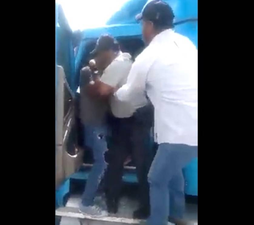 Agente de la Guardia Nacional y trailero se enfrentan por una extorsi&oacute;n