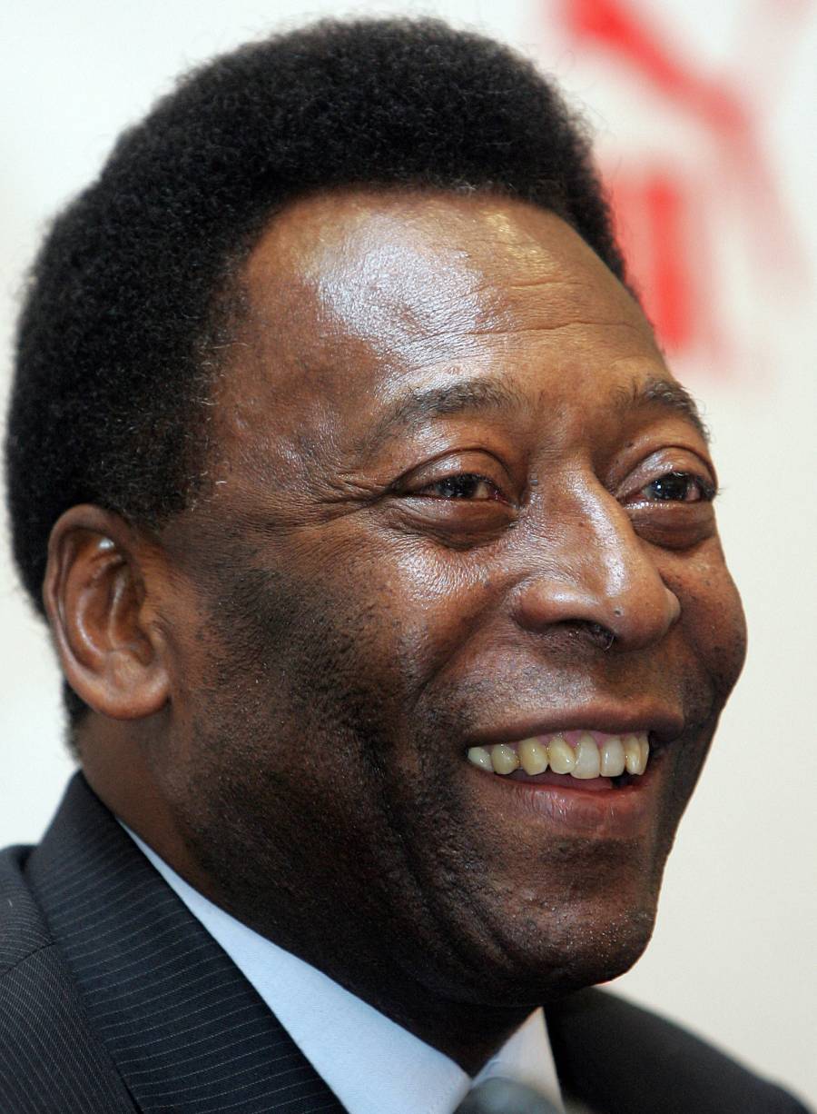 Pelé sale del hospital y sigue una 